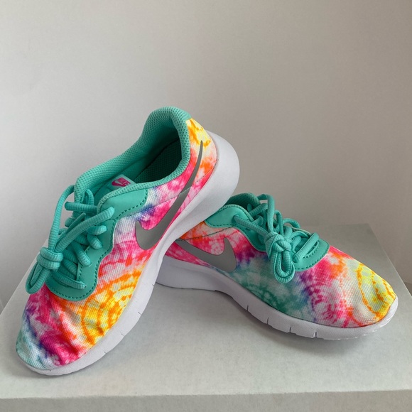 nike tanjun tie dye sneakers